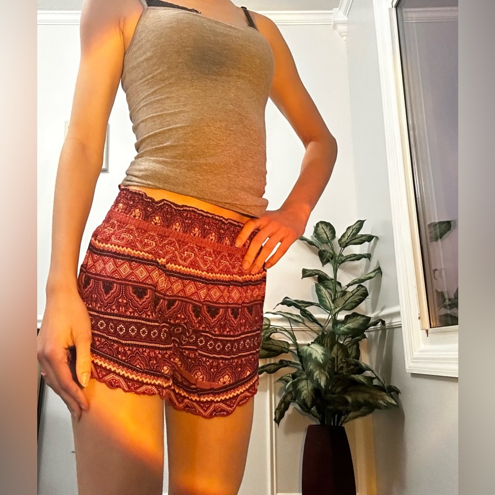 BOOTY POPPIN 2000s SHORTS